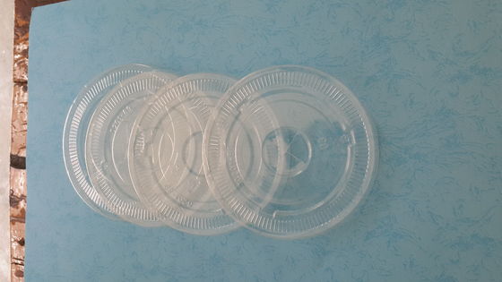 China Ronda plana de Transprent fría potable vasos de papel con tapas Orificio central 80mm / 90mm proveedor