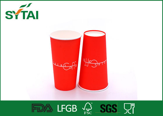 China La taza de papel roja impresa modificada para requisitos particulares 500 ml de la tinta de la categoría alimenticia 16 onzas se lleva proveedor